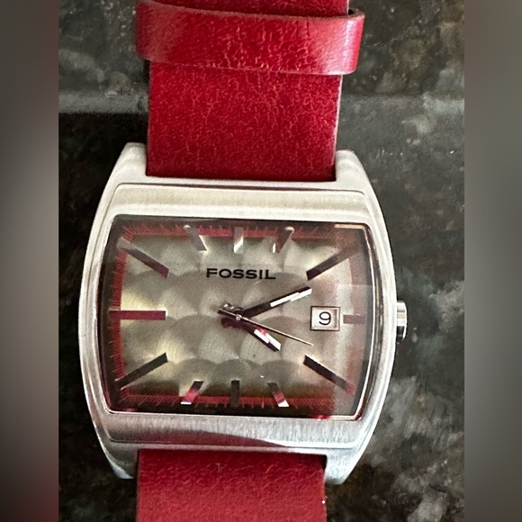 NWT-Fossil Watch Leather Brown Band with Silver Face - Picture 9 of 12